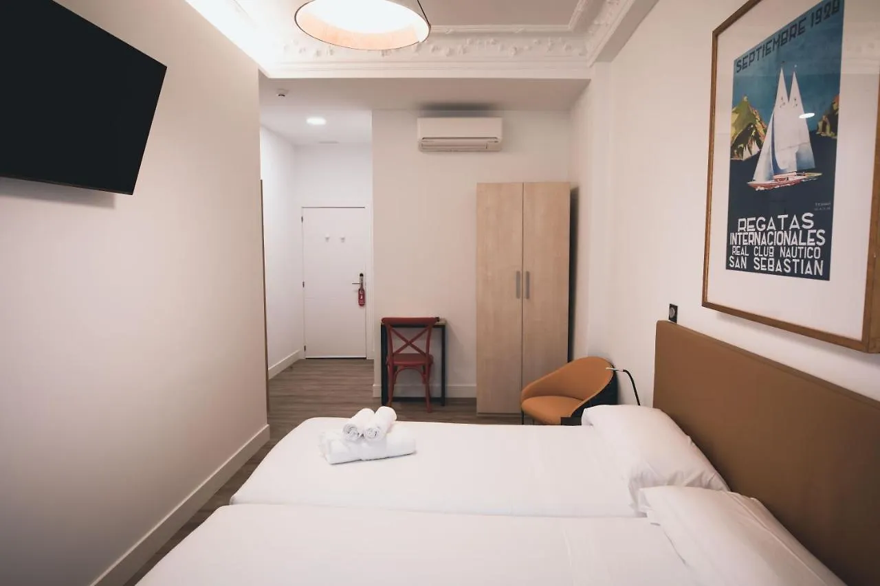 Central Roomss San Sebastian 0*,